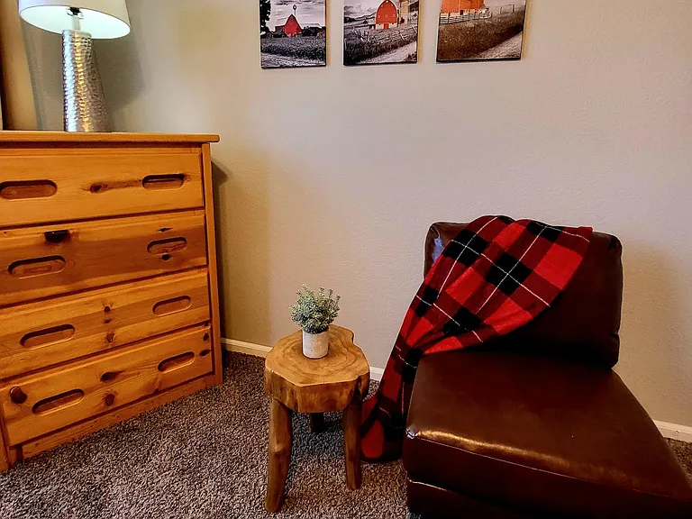 Second bedroom seating area