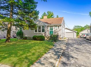 131 S Euclid Ave, Villa Park, IL 60181