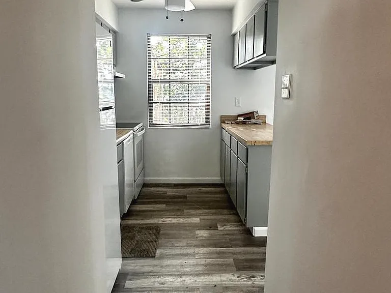 255 Greenough St — Photo 14