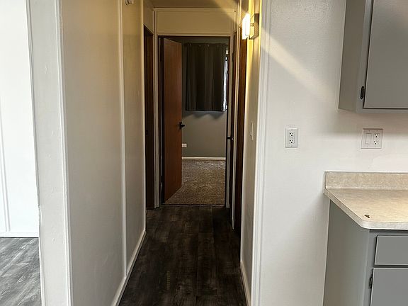 5th image of 407 W Divide Ave #5