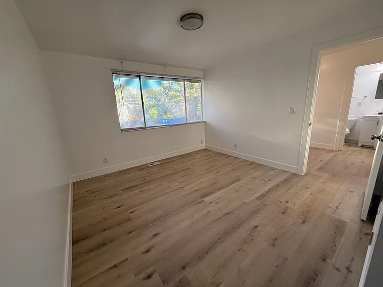 1226 E 500 S — Photo 3