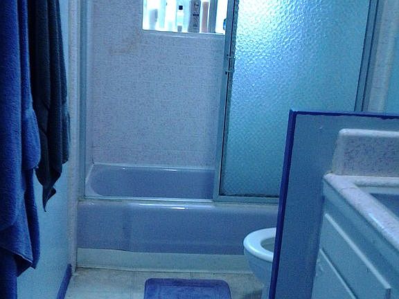 Shower/Tub in Bathroom