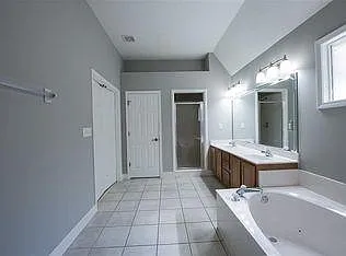 10445 Juneau Way — Photo 4