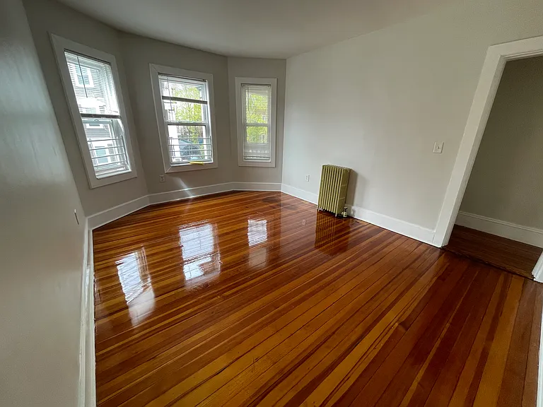 37 Ridgewood St #2 — Photo 4