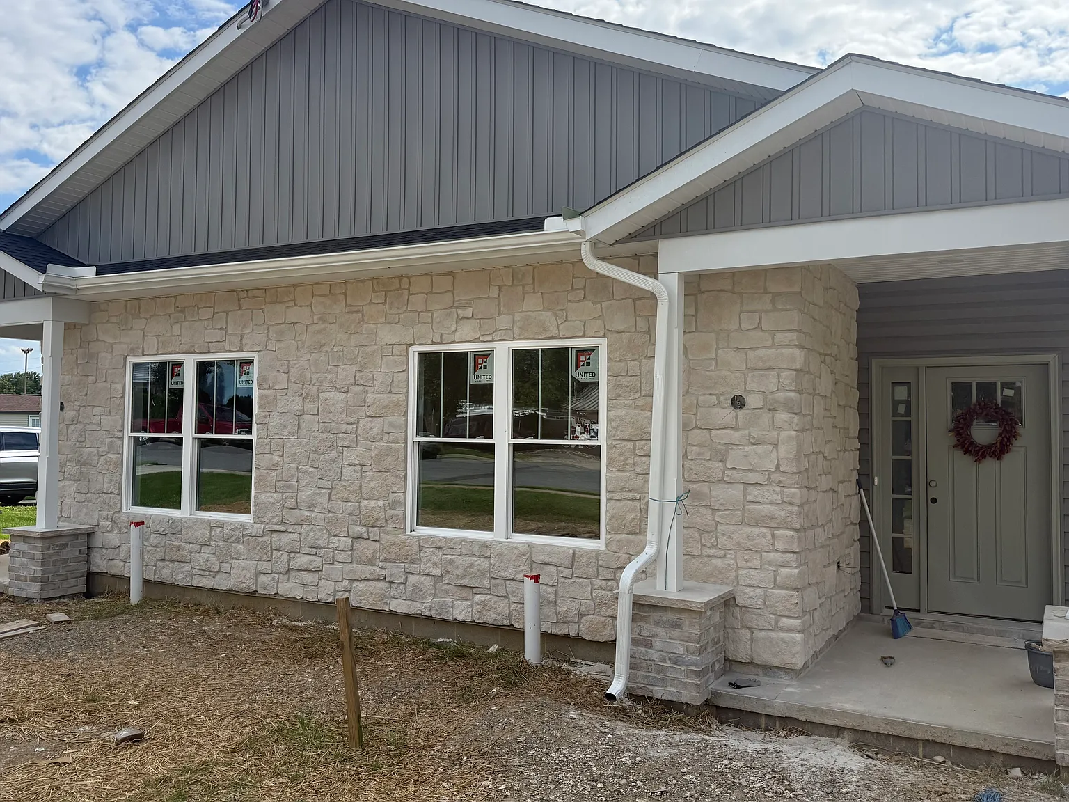 2 bed, 1076 sqft, $1,825 — Photo 2