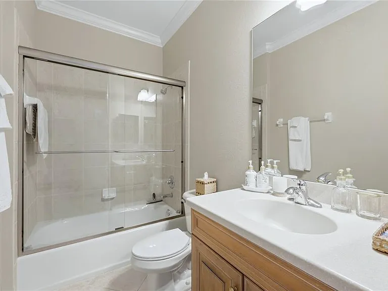 490 Montelluna Dr — Photo 26