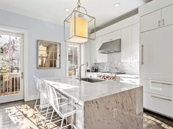 2 Saint Charles St, Boston, MA 02116