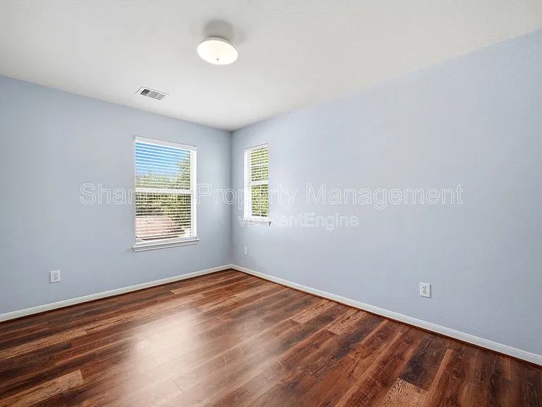 8010 Singing Sonnet Ln — Photo 17