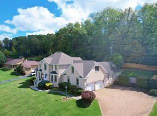 6 Fairlane Dr, Bluefield, VA 24605