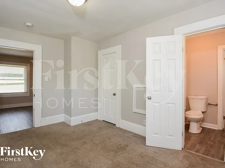 5664 Perk St — Photo 16