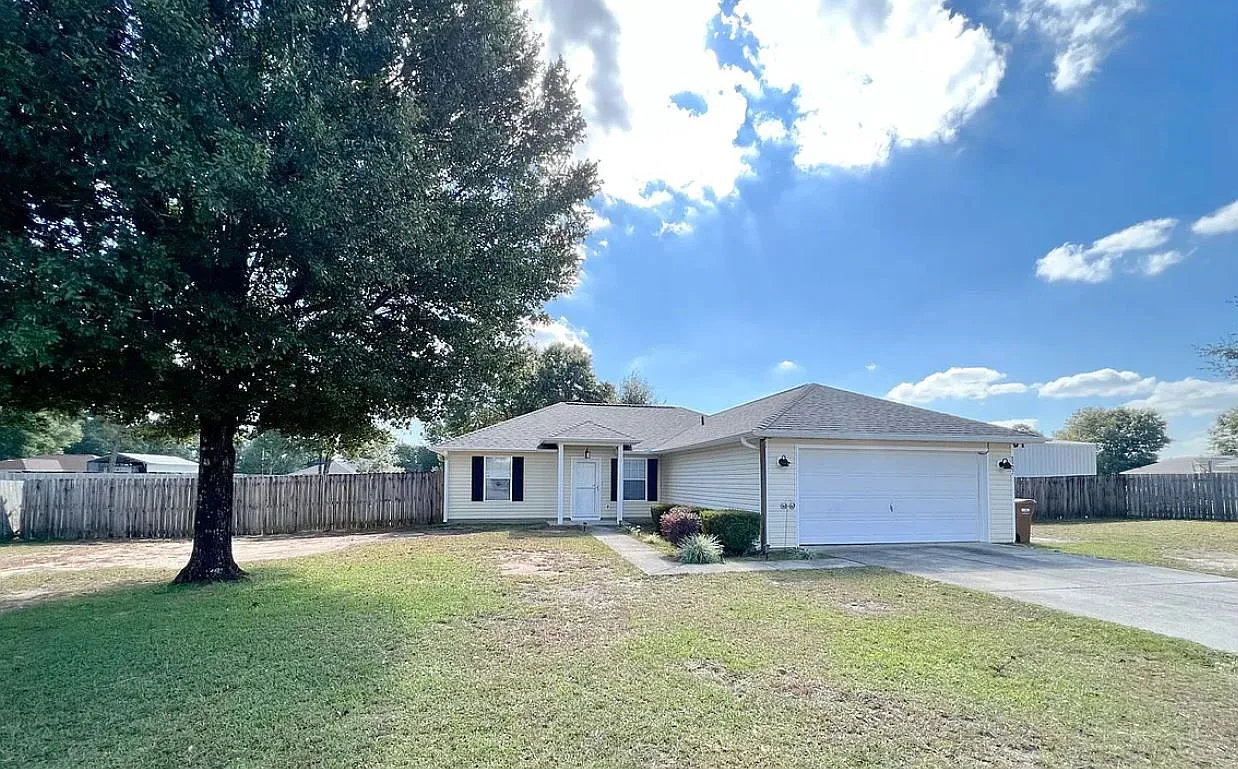 3 bed, 1393 sqft, $1,850 — Photo 1