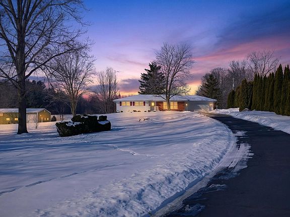 2nd image of 2770 N Dearing Rd