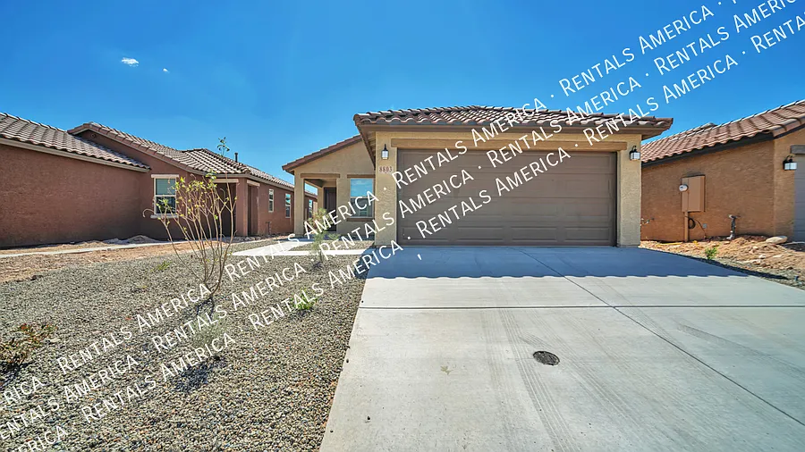 Almost New 3 Bed/2Bath w/ Large Kitchen/Great Room... — Photo 2