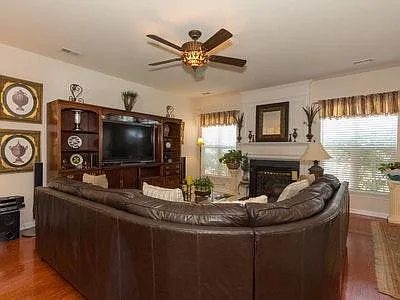 12415 Crowley Ct — Photo 19