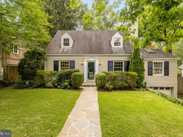 5806 Wilson Ln, Bethesda, MD 20817