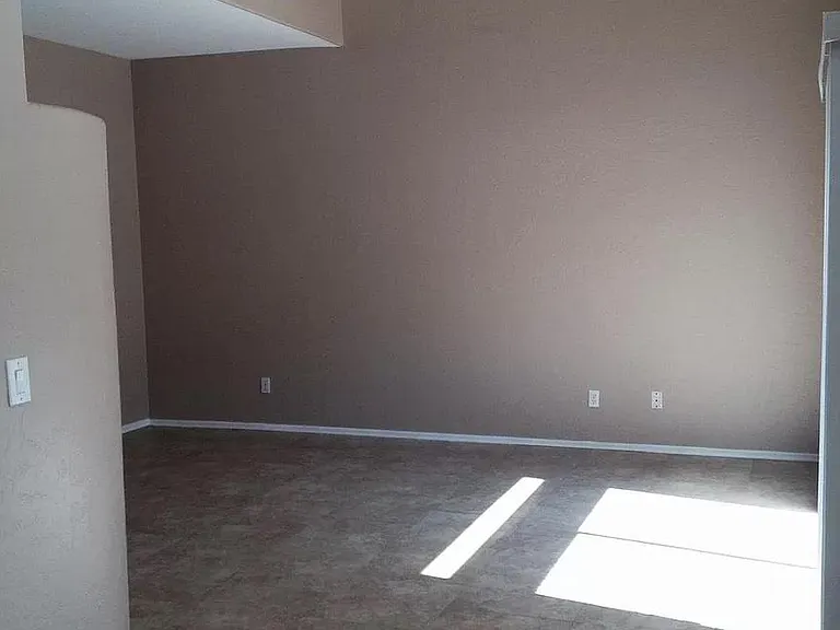 2027 E University Dr #113 — Photo 4