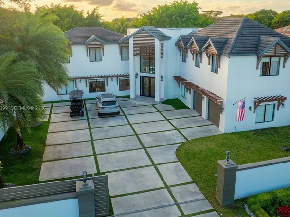 4844 NW 94th Doral Pl, Miami, FL 33178