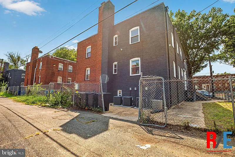 2 bed, 1.0 bath, 700 sqft, $1,850 — Photo 4