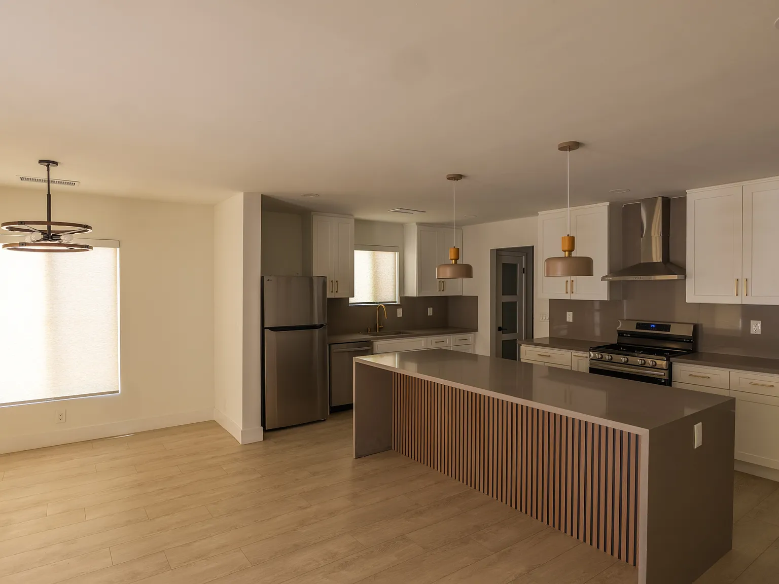 17601 Hamlin Street - . — Photo 2
