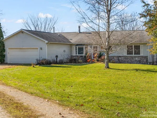 6000 Sorby Rd, Addison, MI 49220