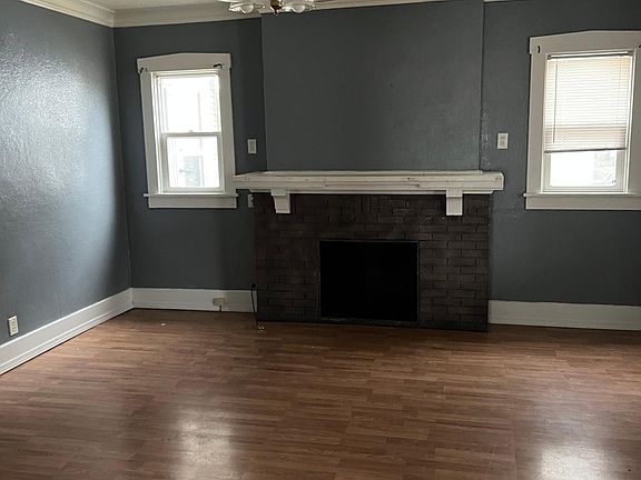 3rd image of 2410 N Dechman Ave