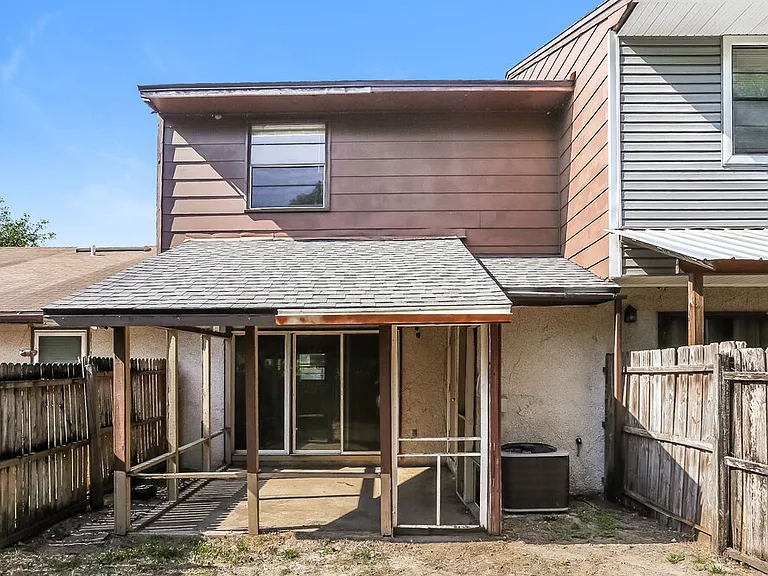 7656 Arble Dr — Photo 17