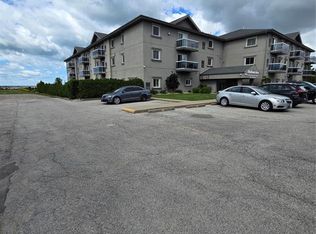 44 Robson Rd #319, Leamington, ON N8H 5E4