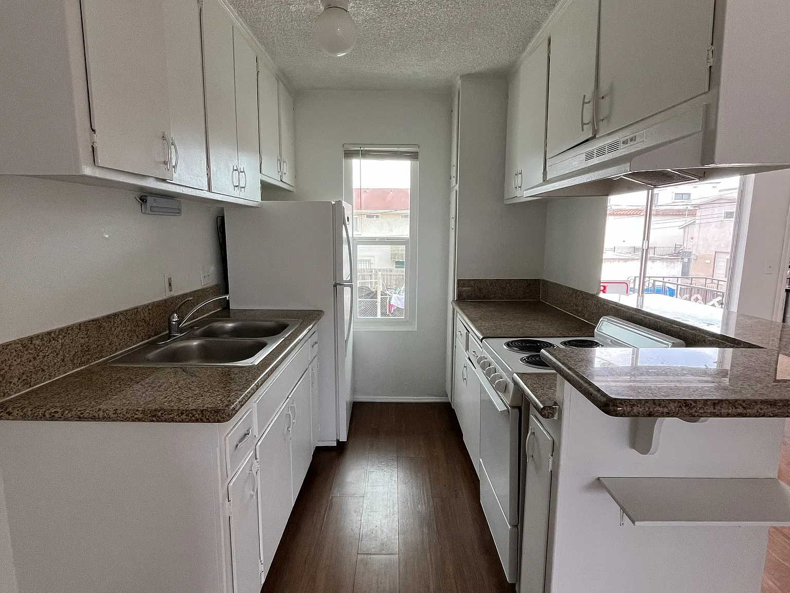4264 Euclid Ave — Photo 4
