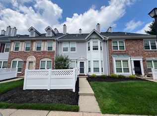 229 Kempsey Dr, North Brunswick, NJ 08902
