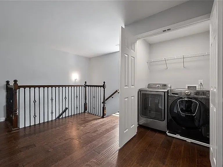 146 Clay St SE — Photo 13