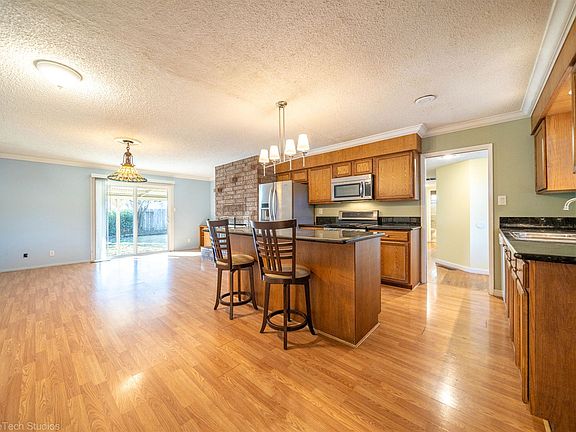 4th image of 6506 Leonard Dr