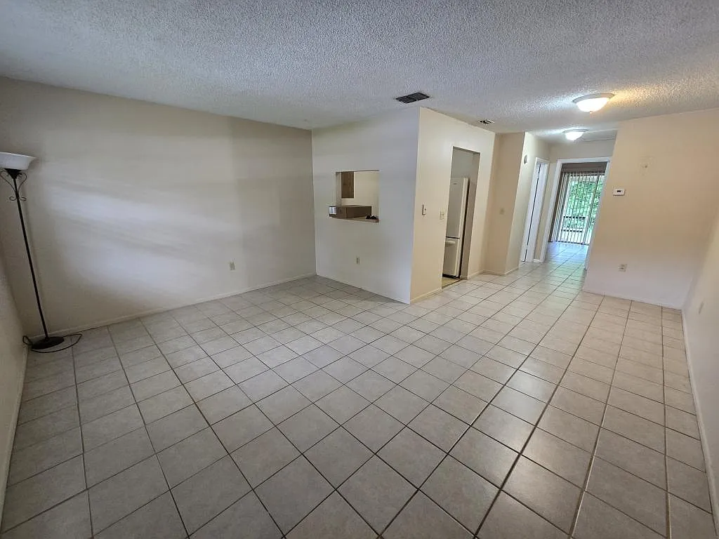 289-B Jeru Blvd — Photo 2