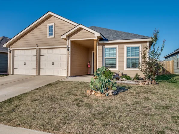8329 Steel Dust Dr, Fort Worth, TX 76179