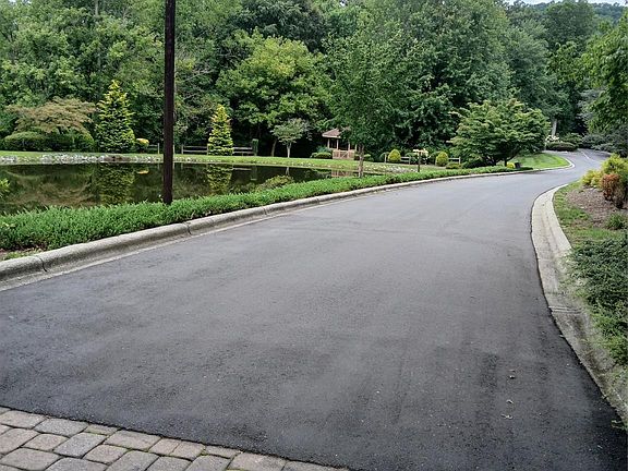2nd image of 506 Spanish Oak Ln