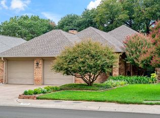 2723 Country Pl, Carrollton, TX 75006