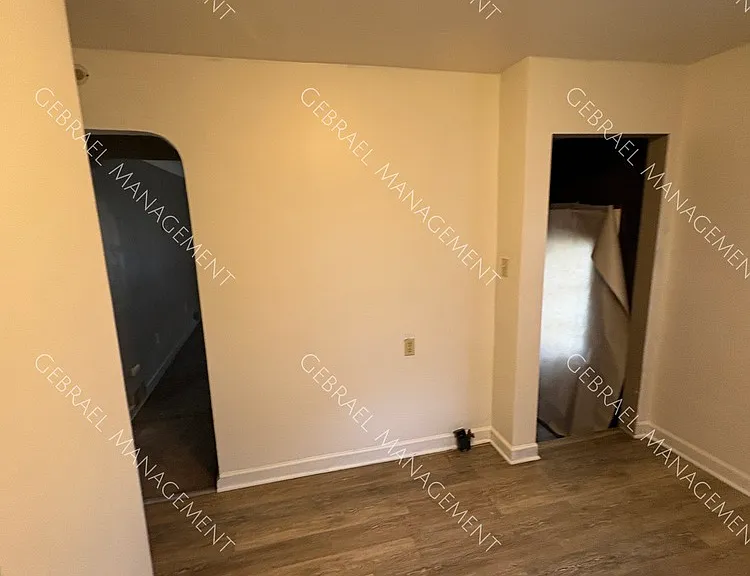 1505 Hughes Ave — Photo 4
