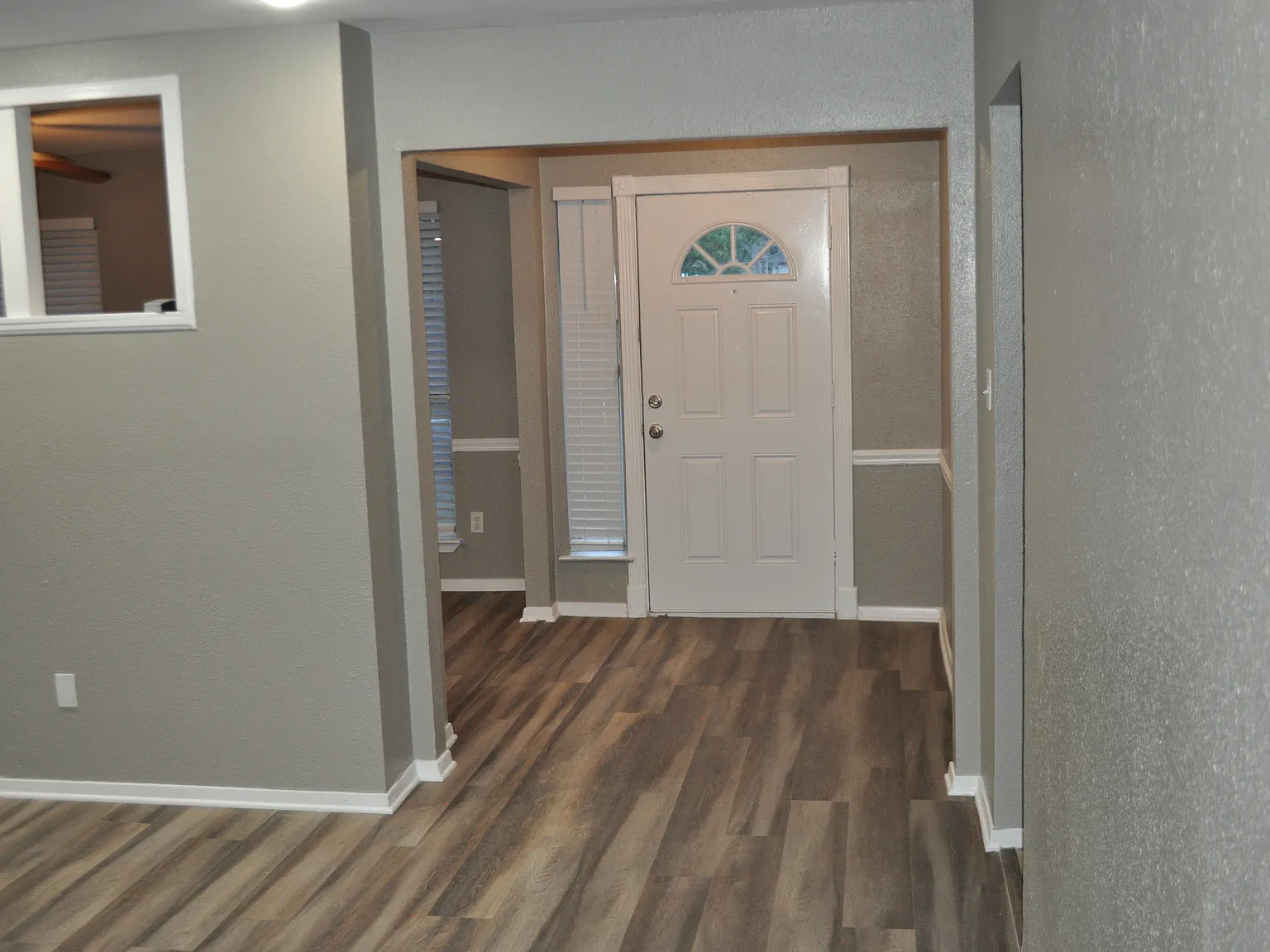 5314 Vagas Dr — Photo 3