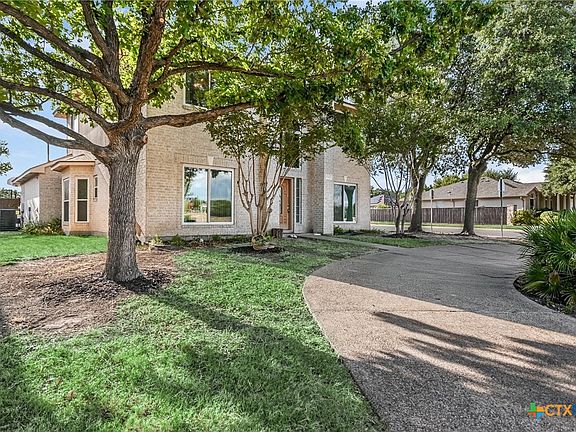 2nd image of 17132 Bishopsgate Dr