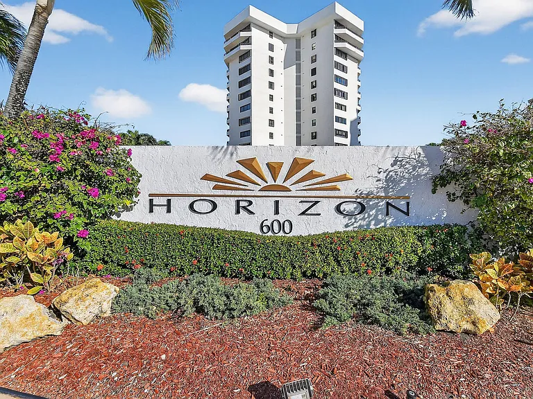 600 Ocean Dr #6002C — Photo 37