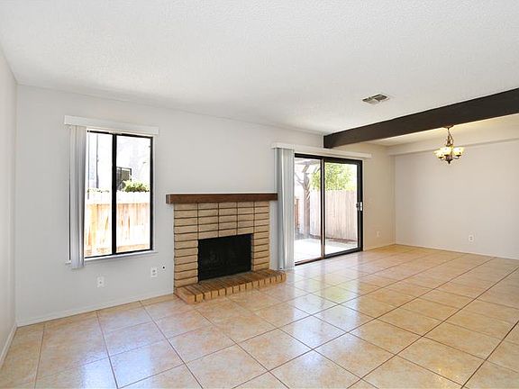 3rd image of 580 Parkview N