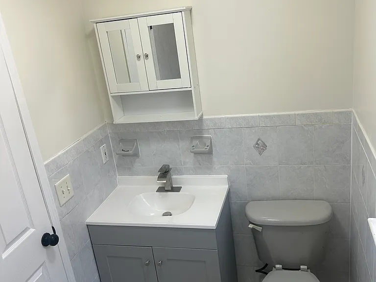 49 Lincoln Ave #2 — Photo 11