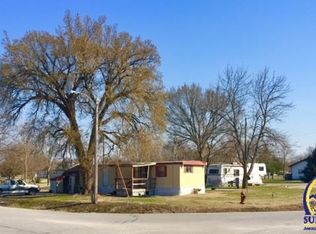 1529 Neosho St, Burlington, KS 66839