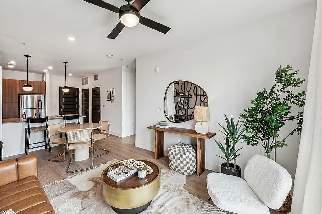 333 Ellington Apartments — Photo 4