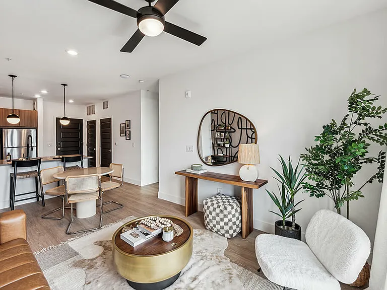 333 Ellington Apartments — Photo 4