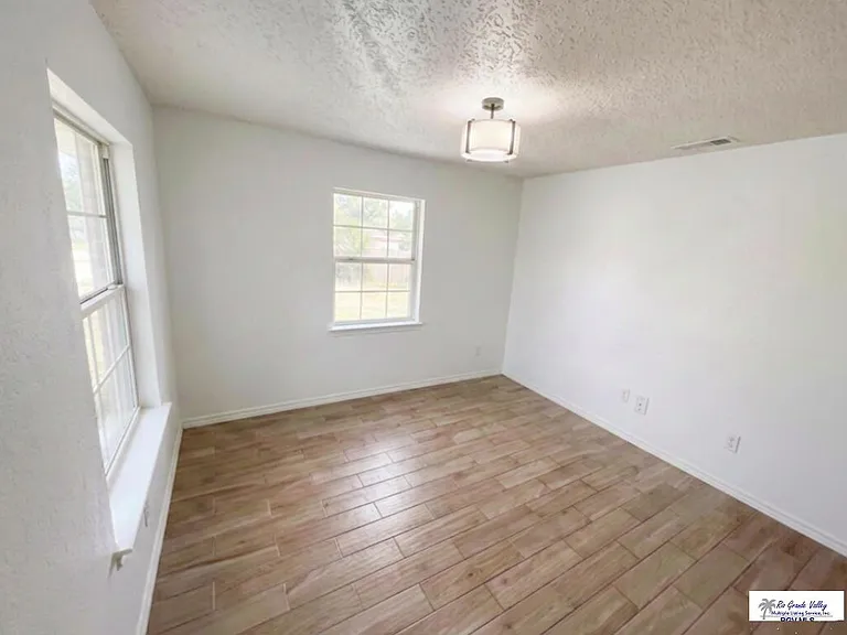7202 El Lago Dr — Photo 3