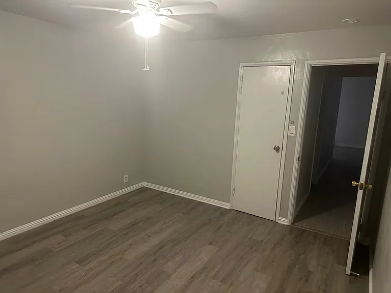 15707 Longworth Ave — Photo 18