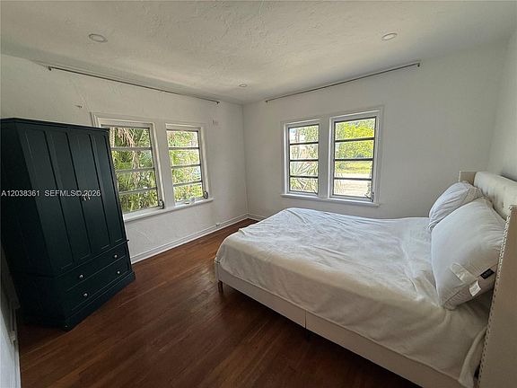 5th image of 1719 Hayes St