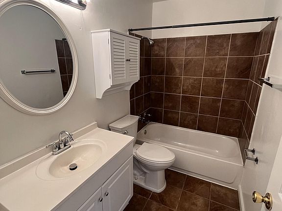 4th image of 11220 Saint Clement Ln