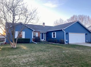363 Berwick Dr, Aurora, IL