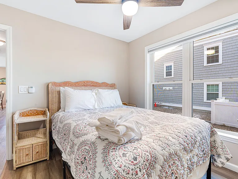 12 Epping Ave #1 — Photo 17